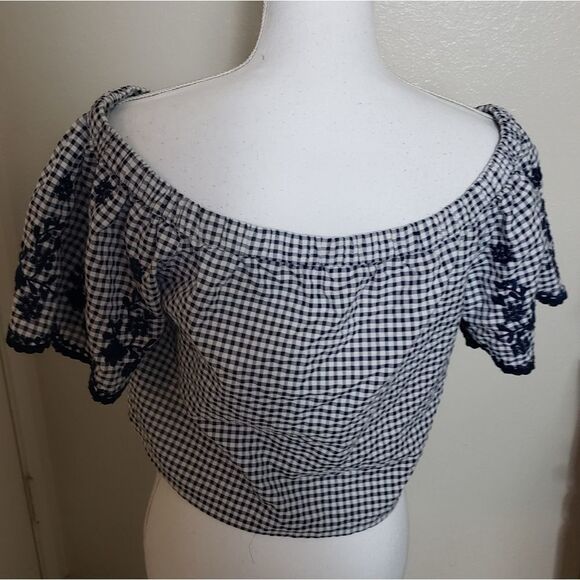 Cute off the shoulder top - Picture 3 of 4